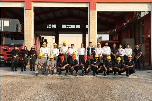 تجلیل از آتش‌ نشانان و ایمنی در شرکت مخازن سبز پتروشیمی عسلویه