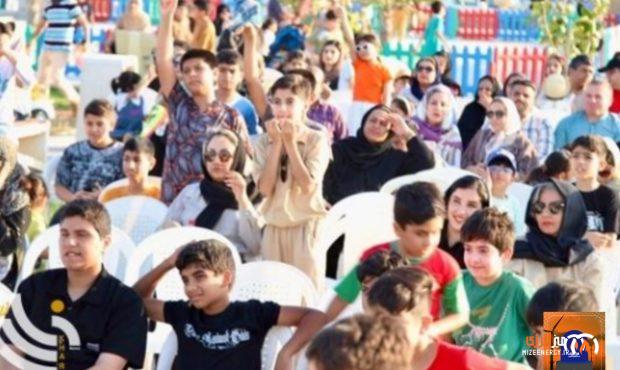 پرواز بادبادک‌ها بر فراز خارک؛ جشن کودکان در آسمان امید