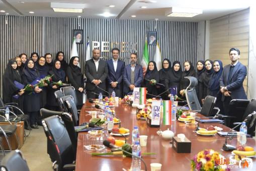 مراسم تجلیل از بانوان شرکت پدکس به مناسبت ولادت با سعادت حضرت زهرا(س) مراسم تجلیل از بانوان شرکت پدکس به مناسبت ولادت با سعادت حضرت زهرا(س)