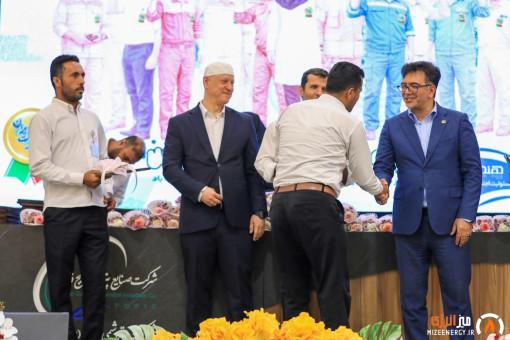 گزارش تصویری مراسم تقدیر از تلاشگران نمونه شرکت پتروشیمی هنگام