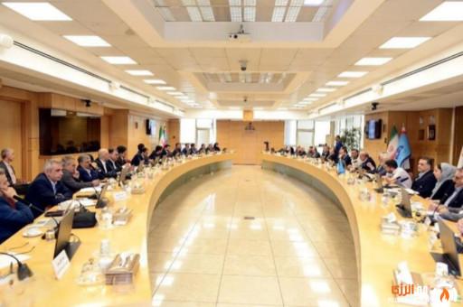 برگزاری نشست مدیرعامل شرکت ملی پتروشیمی با تشکل‌های صنایع پایین‌دستی