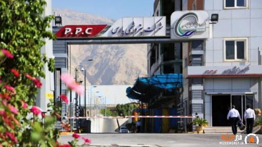 نمایی از سردرب ورودی پتروشیمی پارس