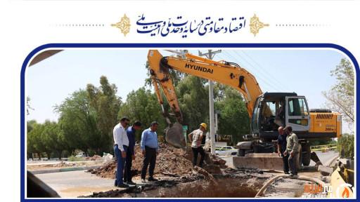 ترمیم خط اصلی فاضلاب ۳۰ اینچ منطقه دهکده بریم توسط کارکنان پالایش نفت آبادان