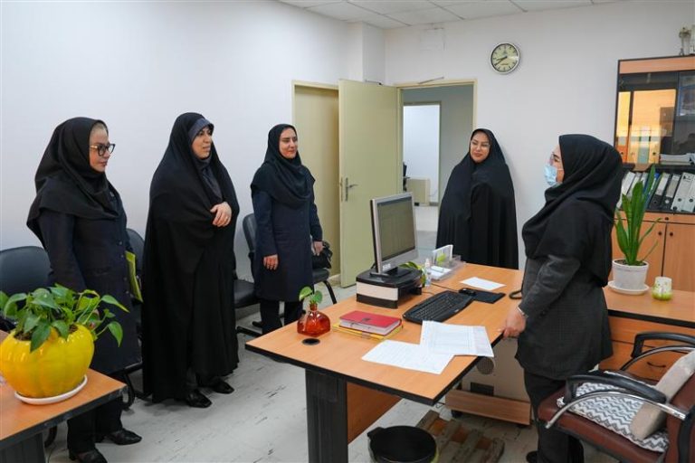 بازدید و گفت‌وگوی مستقیم با مسئولین دفاتر و منشی‌های مناطق نفت‌خیز جنوب