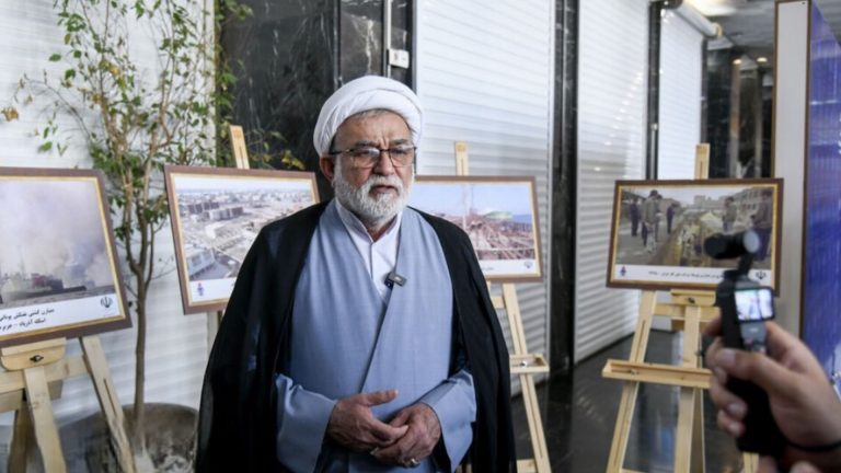 کارکنان صنعت نفت، رزمندگان خط مقدم جنگ اقتصادی هستند