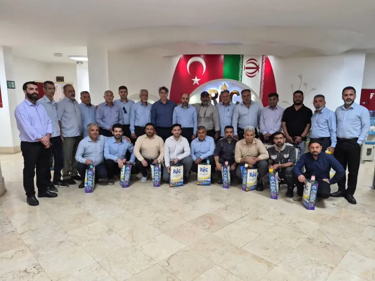 تجلیل پتروشیمی رازی از ۲۰ کارکن واحد پست؛ تقدیر از حلقه ارتباطی مجتمع