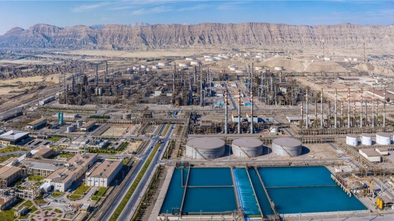 تغییر قیمت‌گذاری خوراک پالایشگاه‌ها؛ تاپیکو از بررسی آثار مالی بر نفت ستاره خلیج فارس خبر داد